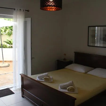 With A Parking Space Hvar - 12353 * 赫瓦尔