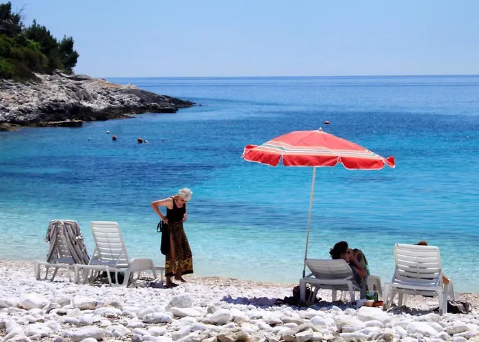 With A Parking Space Hvar - 12353 * هفار