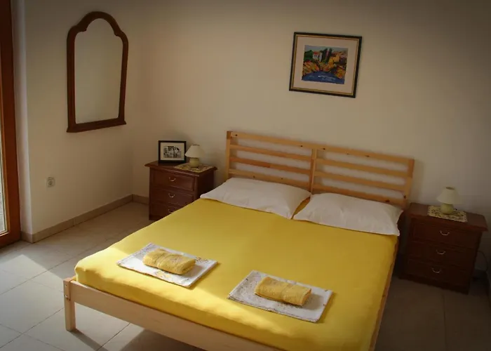 Apartment With A Parking Space Hvar - 12353